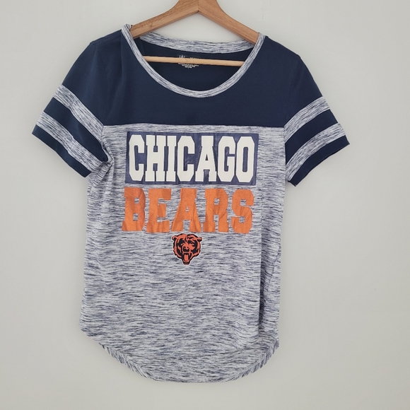 NFL Tops - Chicago Bears Football Women's T-Shirt Size Large  NFL team apparel